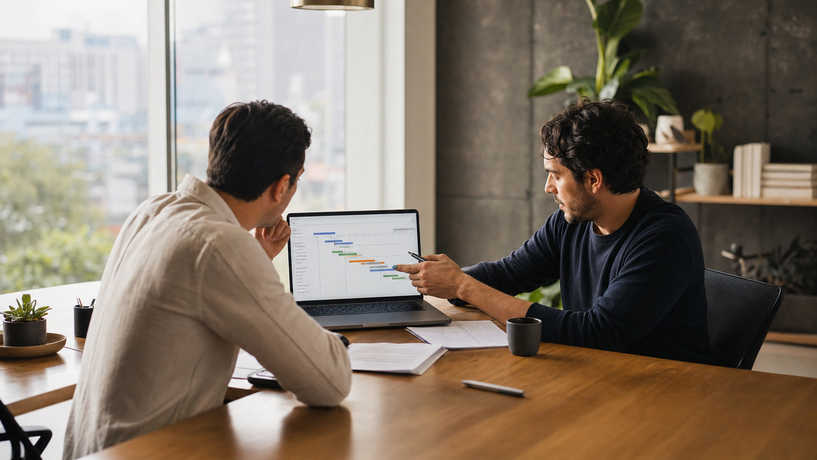 Contrato de desarrollo de software: lo que debes revisar antes de pagar anticipo